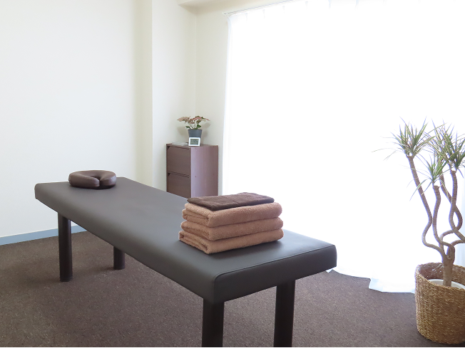 レアリス学芸大学整体院の施術ベッド