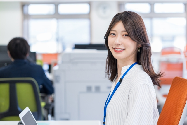 オフィスでのデスクワーク