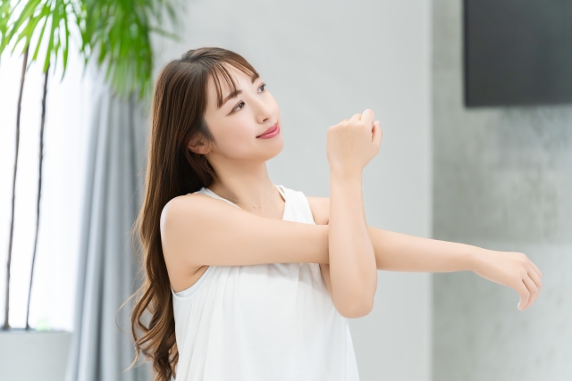 肩や腕のストレッチ