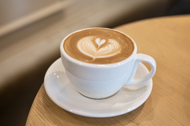 模様を描いたカフェラテ