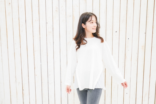 骨盤を意識して体をねじる